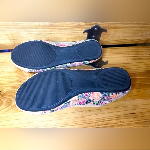 2 PAIR of P & W round toe ballet flats Black & cream lace floral w/ bow 605 - Picture 12 of 14